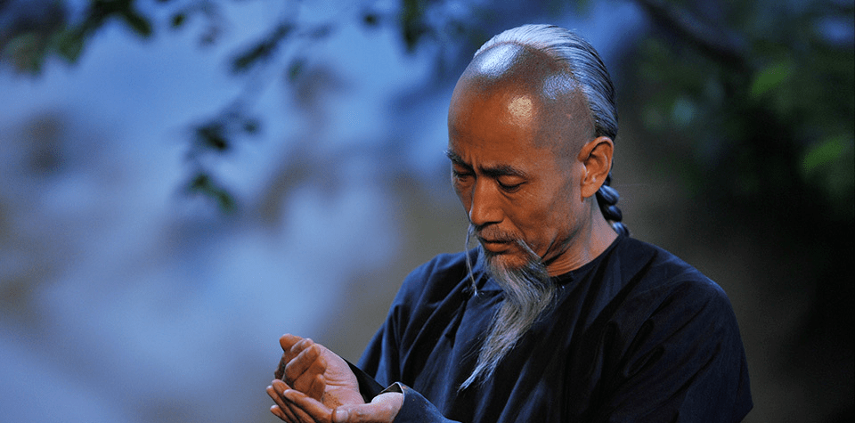 康熙帝破例亲自为他撰写碑文后来陵墓被全村人盗挖他究竟是谁