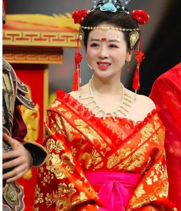 双女主|《上错花轿》双女主命运不同，一个44岁还是顶流，一个无人问津