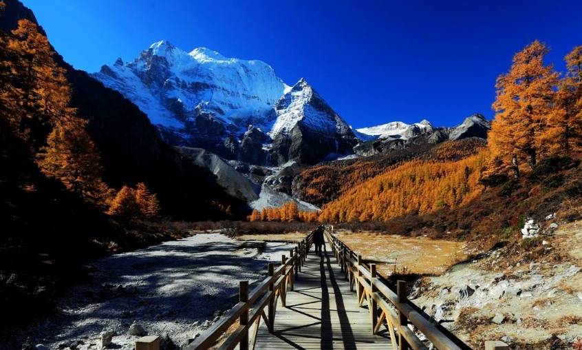 四川旅游除了九寨沟，这个地方也不容错过，景色优美似人间仙境