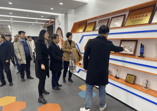 原创武昌理工学院校长赵作斌教授校友是学校的宝贵财富和资源