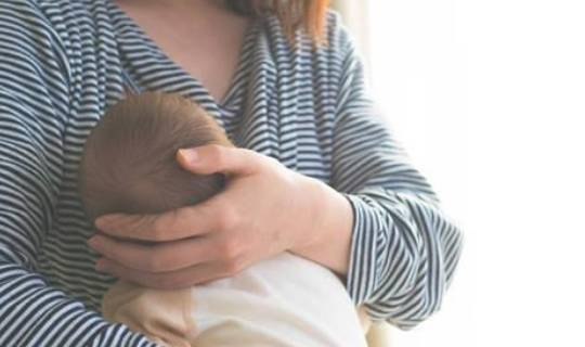 婴儿几个月不用横着抱 1dfd2b0d5fc44701b0fd03ae0b391f7b.jpeg