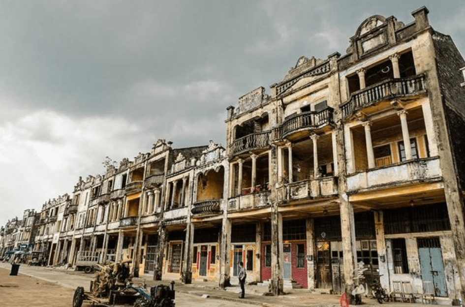 原创让子弹飞中鹅城的取景地曾经的富人区如今却破烂不堪