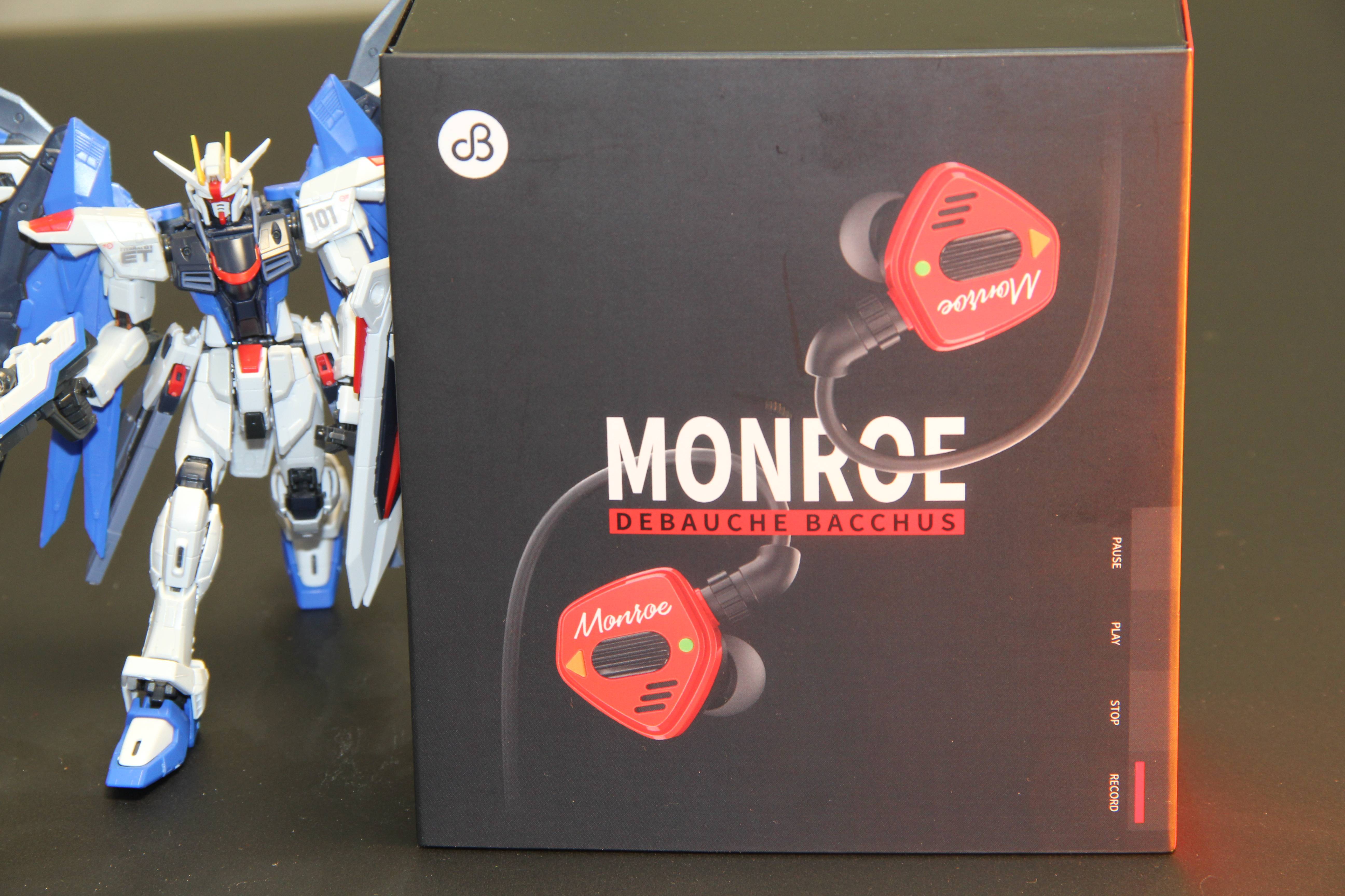 复古潮流的时尚耳机——分贝耳机MONROE双动圈耳
