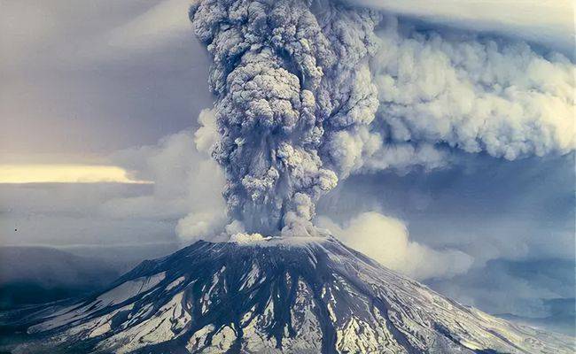 原创海底火山威力超核弹汤加境内全部失联同为岛国的日本瑟瑟发抖