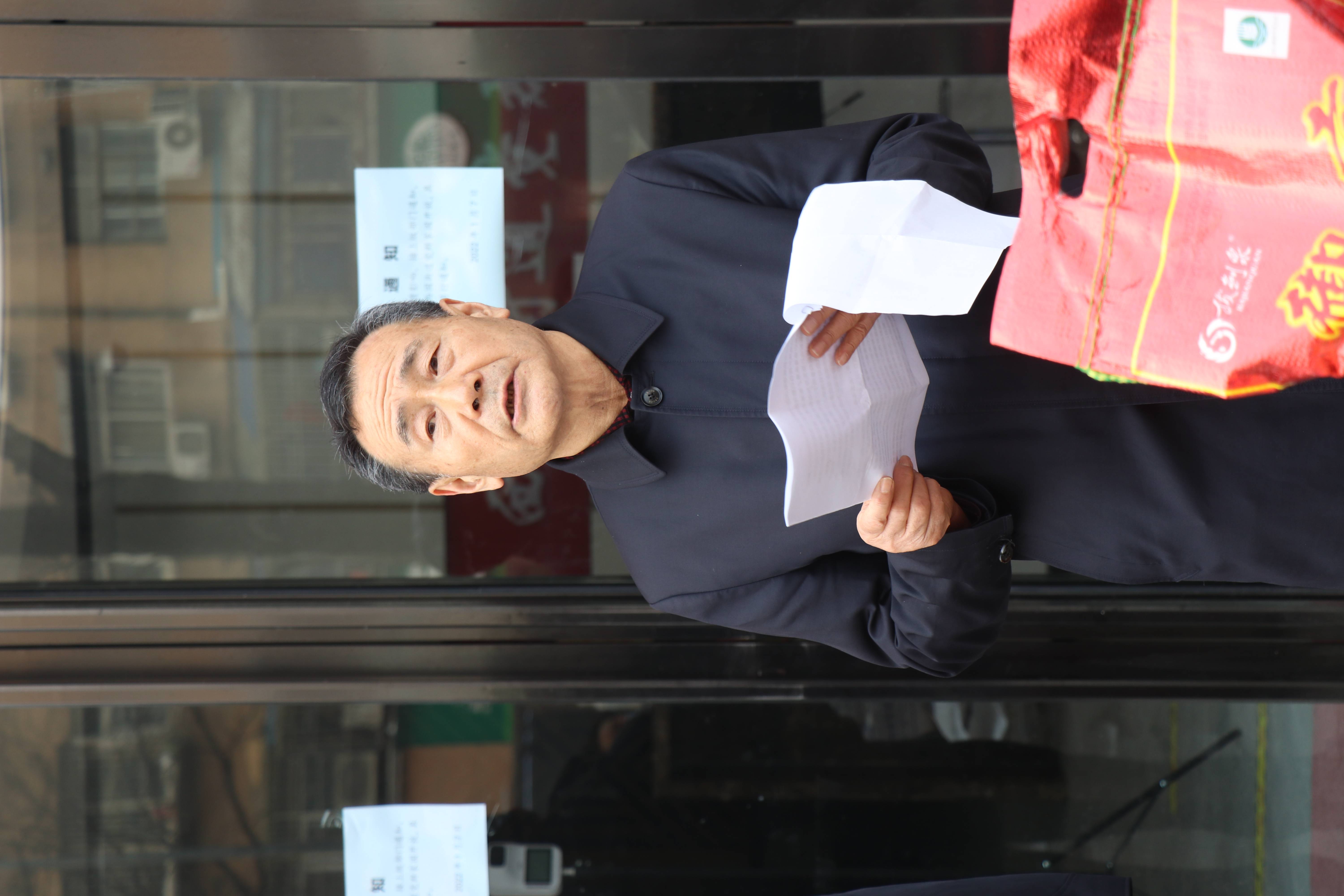 驻马店市二届人大副主任,市慈善总会常务副会长张文清,市慈善总会秘书