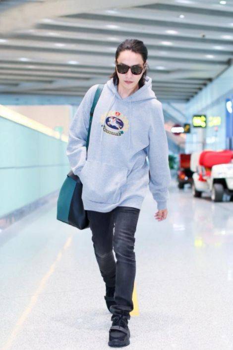 卫衣 从小贫苦出生，长大功成名就，儿子生母成迷，慵懒人生——陈坤