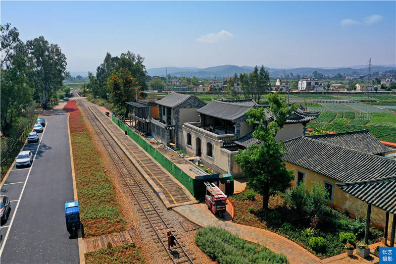 碧石|云南建水有条百年历史的米轨火车，中西合璧火车站，历经21年修建