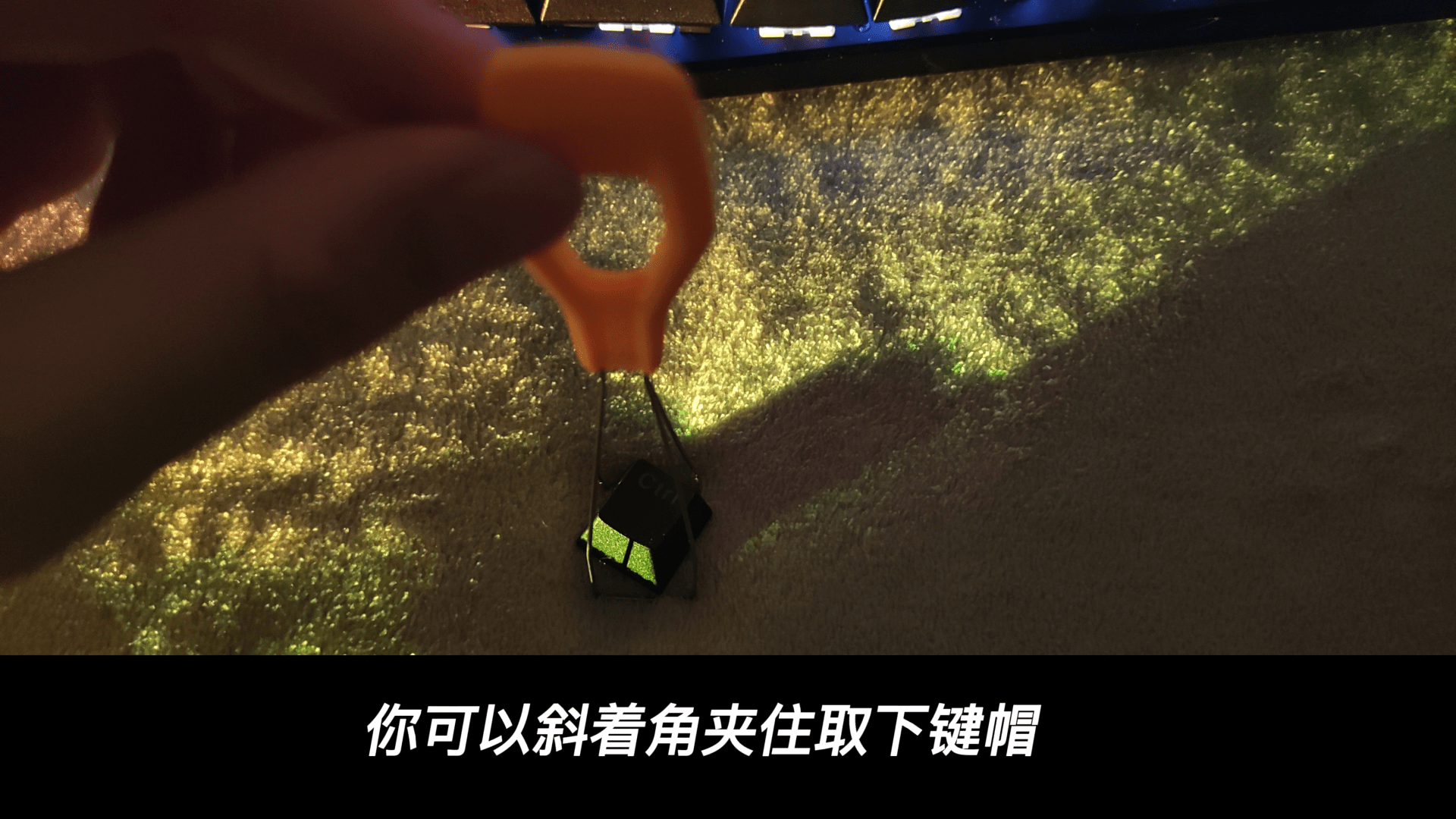 效果|长相布局奇特的X-Bows人体工学机械键盘吸引了我