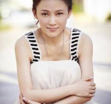 徐帆的前老公是谁贤惠妻子徐帆：嫁导演冯小刚爱丈夫就要