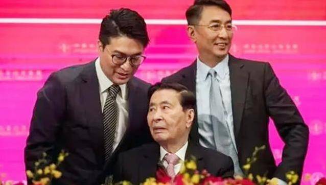 鸡冠蛇会立即发动追击俞灏明烧伤事件