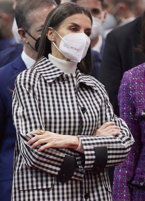 Letizia 西班牙女王太瘦了！穿灰色西装显空荡荡，白发似乎老得快