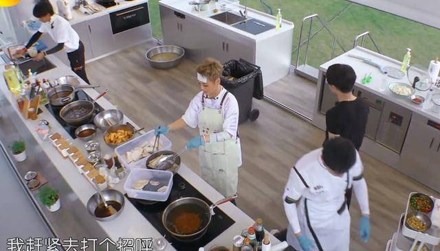 这位从小渴望成为一名美术教授的女子2022年2月11