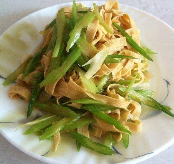 豆腐皮炒什么合适 216f586a366f4a06a16b4cc49082b556.jpeg
