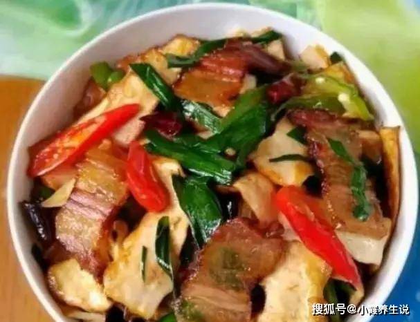 炒什么菜放豆瓣酱会更香 720d79d04cc14576bf4171c2bea3df4e.jpeg