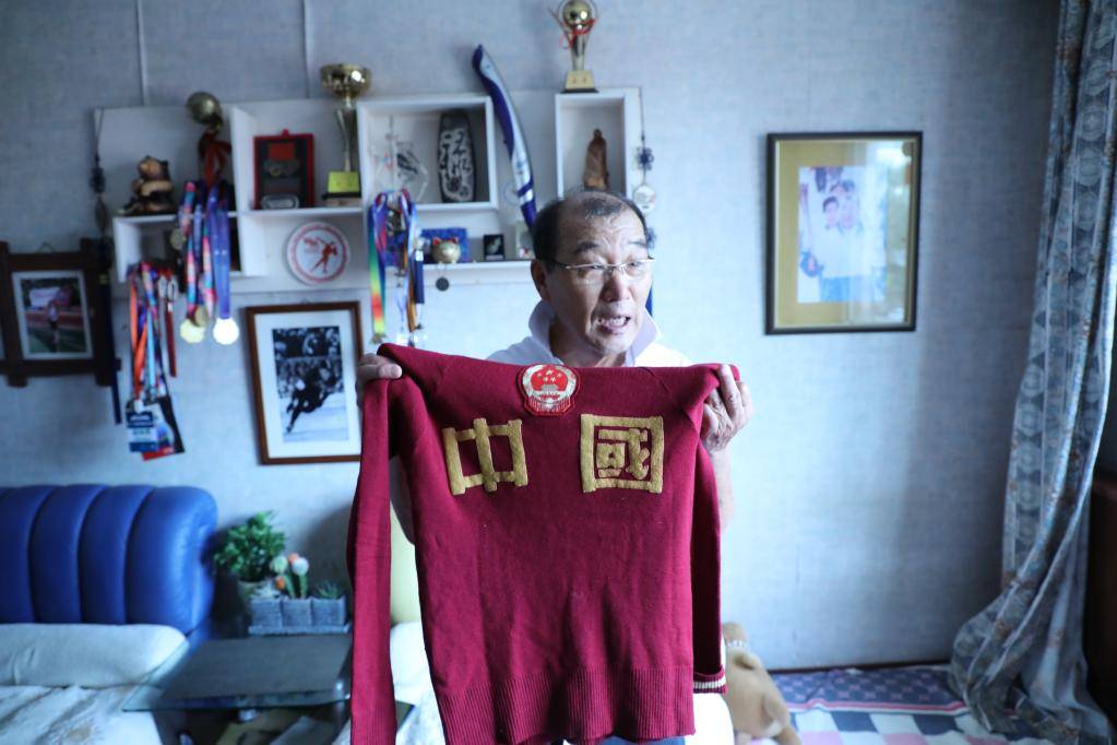 新华社哈尔滨1月20日电(记者林德韧,邹大鹏,王君宝)一袭征衣,近一甲子