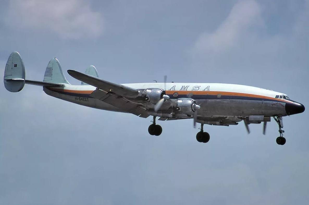 美军c-69运输机,在客机基础上改进而成,满足长距离作战!