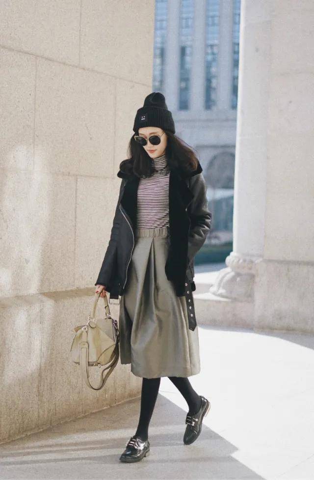 毛衣 冬天冻腿冻手，今年流行的“保暖系”穿搭，洋气显瘦又时髦