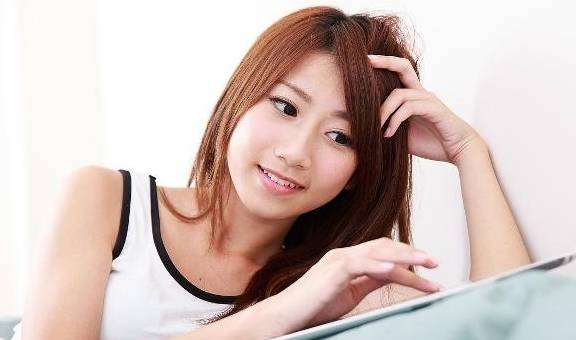 毒素女人35岁后，若有这四个好习惯，可能有助紧致皮肤、显年轻！