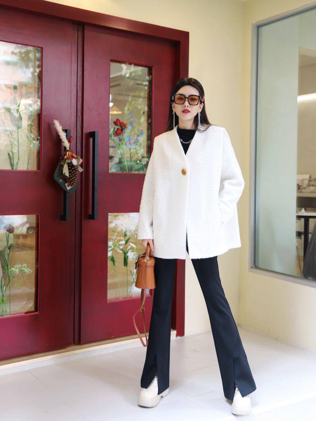 下装 果然“毛呢外套”才是yyds，这样搭配保暖又舒适，普通人也能驾驭