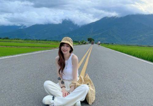 女生怎么保持挺拔的体态 a076b2c36fcd4700a17c60c4f7293d56.jpeg