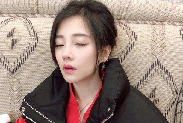 结局|“斗鱼一姐”冯提莫,30岁就这样写好了她的结局