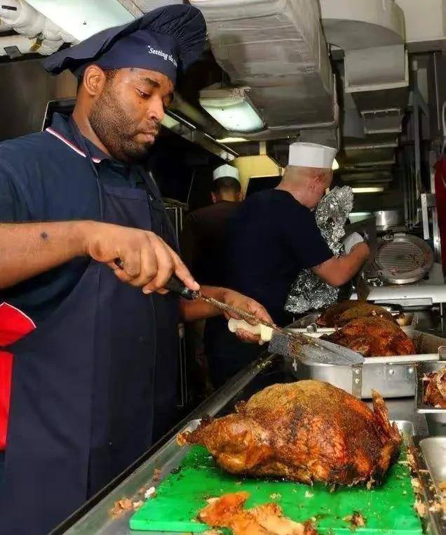 原创航母上飞行员伙食怎样各国航母餐饮大对比中国很接地气
