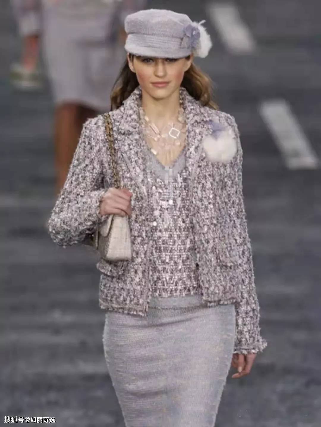 黑色 人间香奈儿新年穿搭？定制版“jennie”？人间值得，安排起来！！