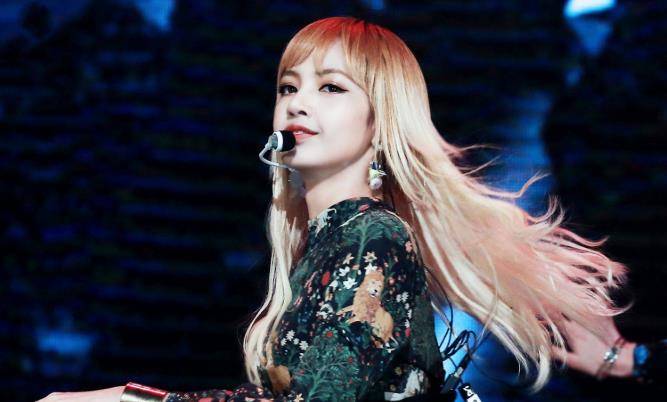 人间芭比 Lisa 一身行头顶帝都一套 出身贵族堪称顶级富婆 珍妮 思琳 蔡徐坤 人间芭比 Lisa 一身行头顶帝都一套 出身贵族堪称顶级富婆 珍妮 思琳 蔡徐坤