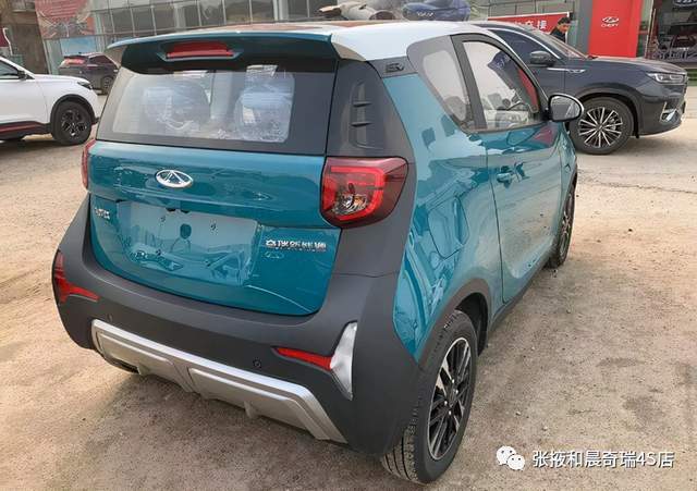 甜甜的微型车奇瑞小蚂蚁设计讨喜又可爱女生的炸街利器