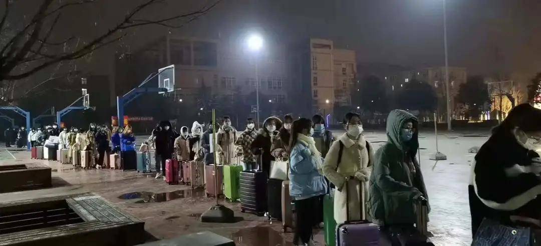 “疫”路回家 有爱相随 | 西安职业技术学院护送学生平安返乡