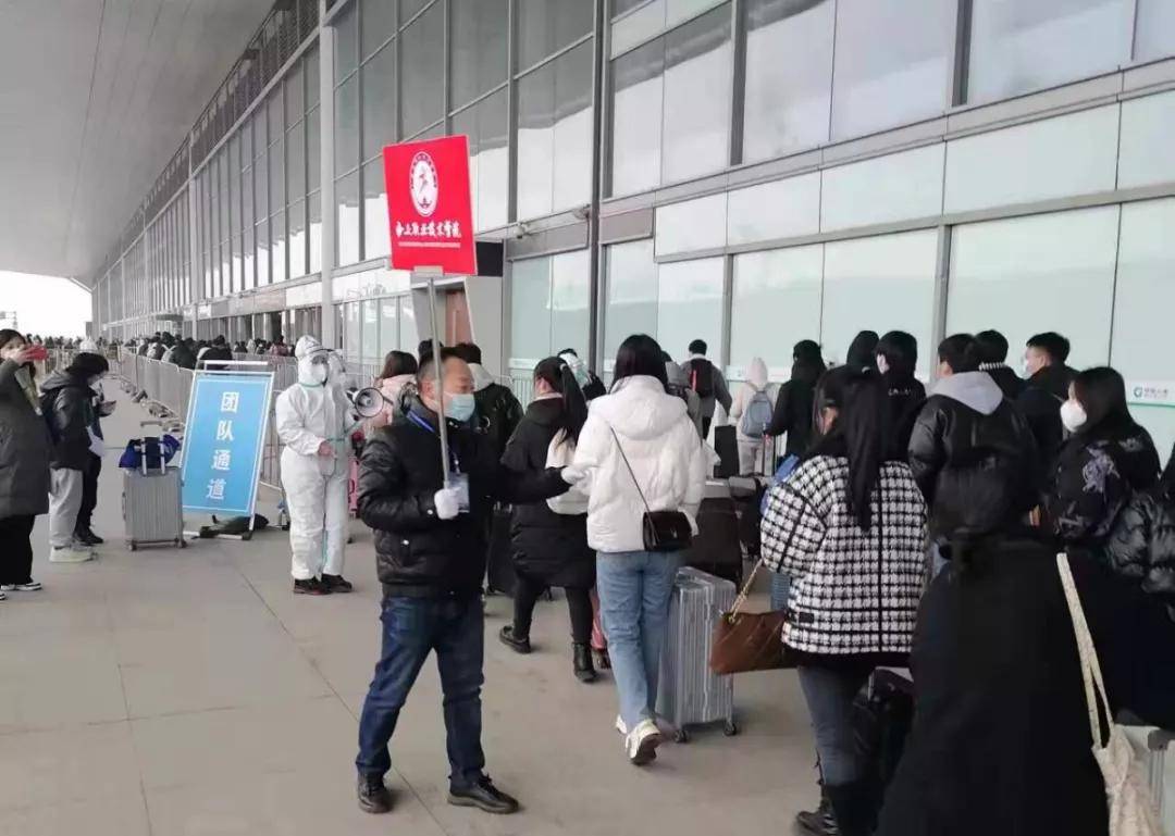 “疫”路回家 有爱相随 | 西安职业技术学院护送学生平安返乡