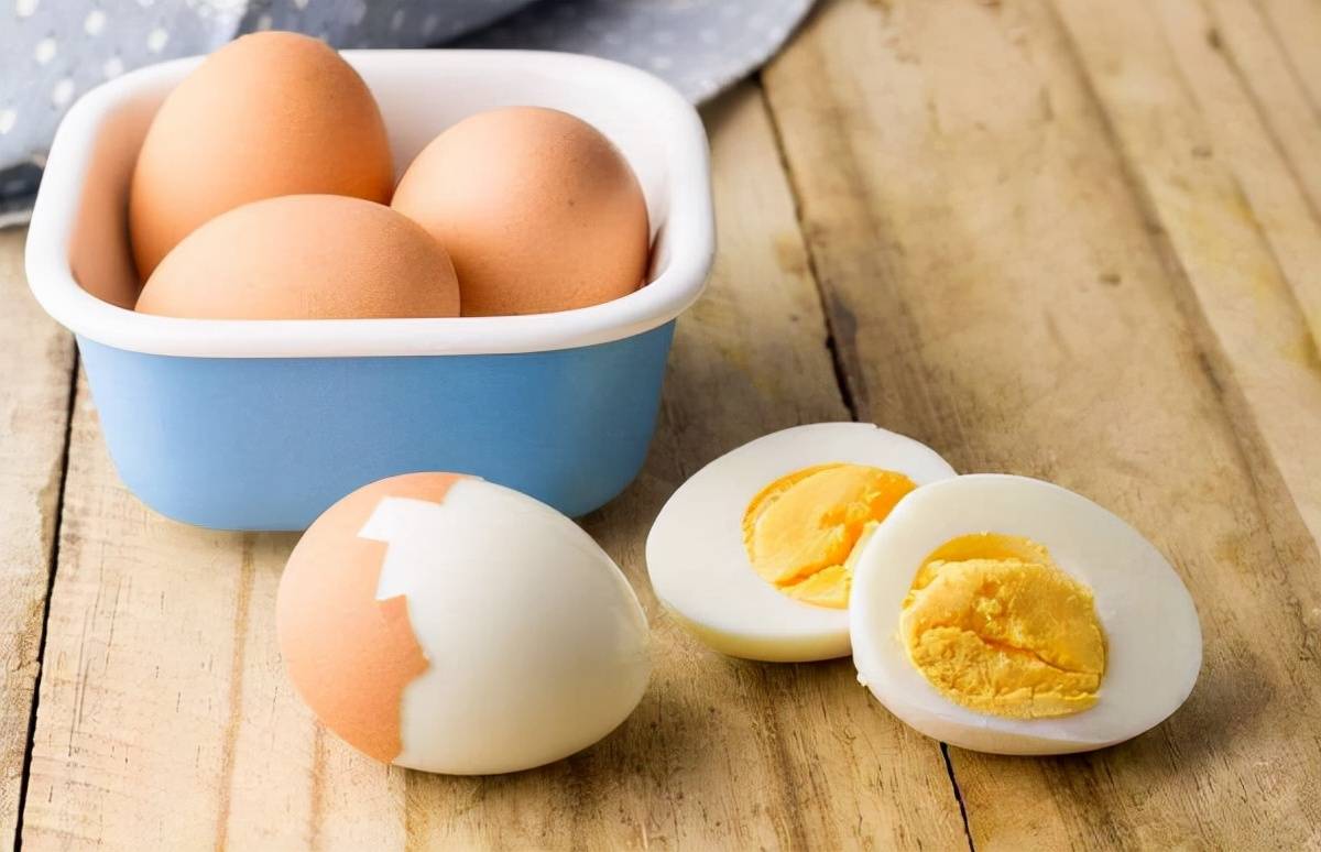 原创老年人吃鸡蛋会导致胆固醇升高吗如何健康吃鸡蛋
