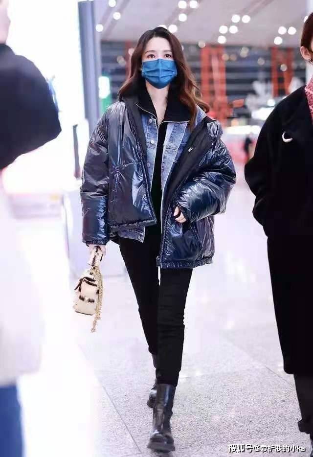 李沁很 李沁很会穿，外套叠穿够洋气，独创“上肿下细”穿法很显瘦