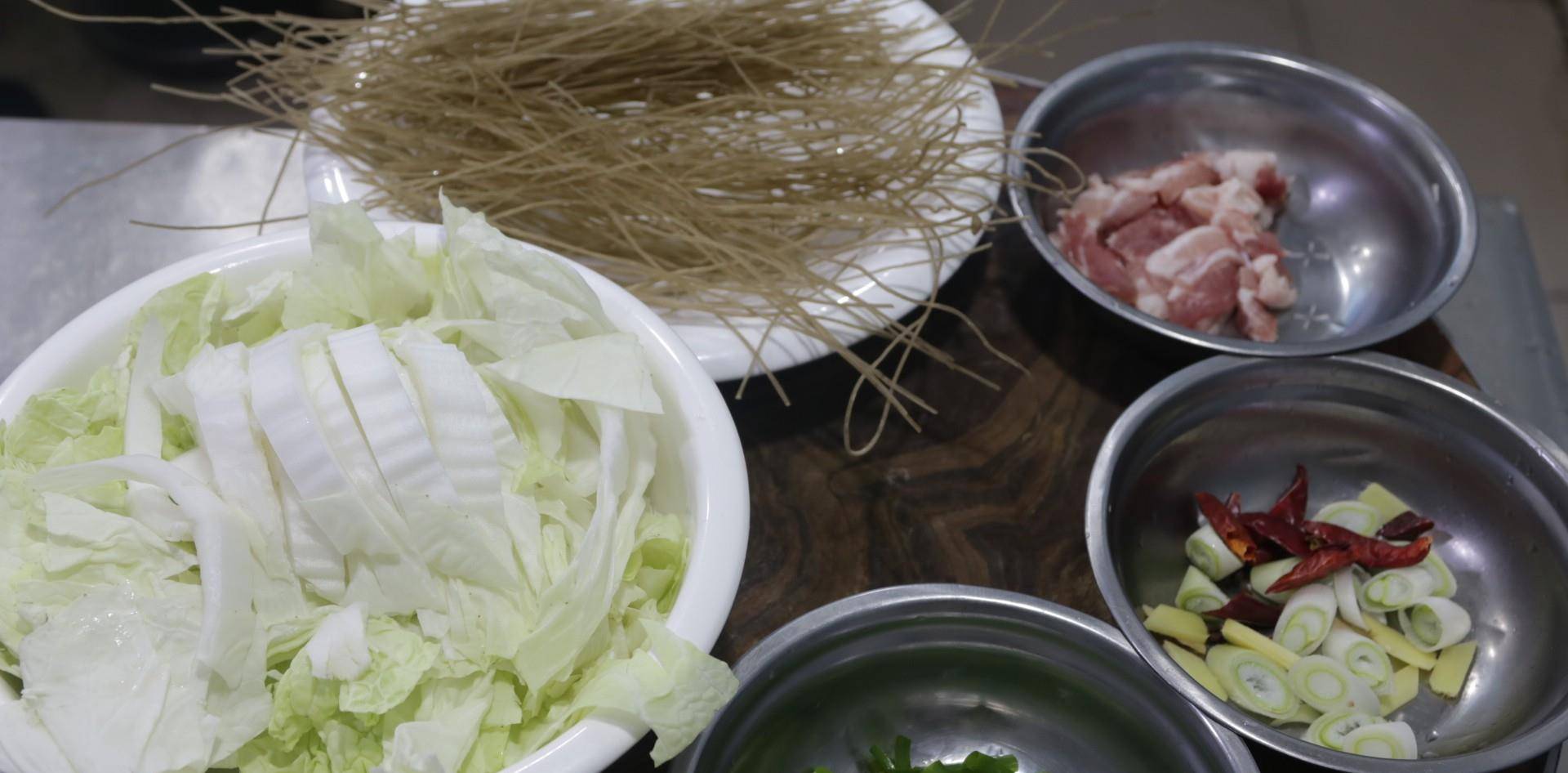 真中|今日立秋，“贴秋膘”吃什么？东北炖菜香喷喷的猪肉炖粉条，真中