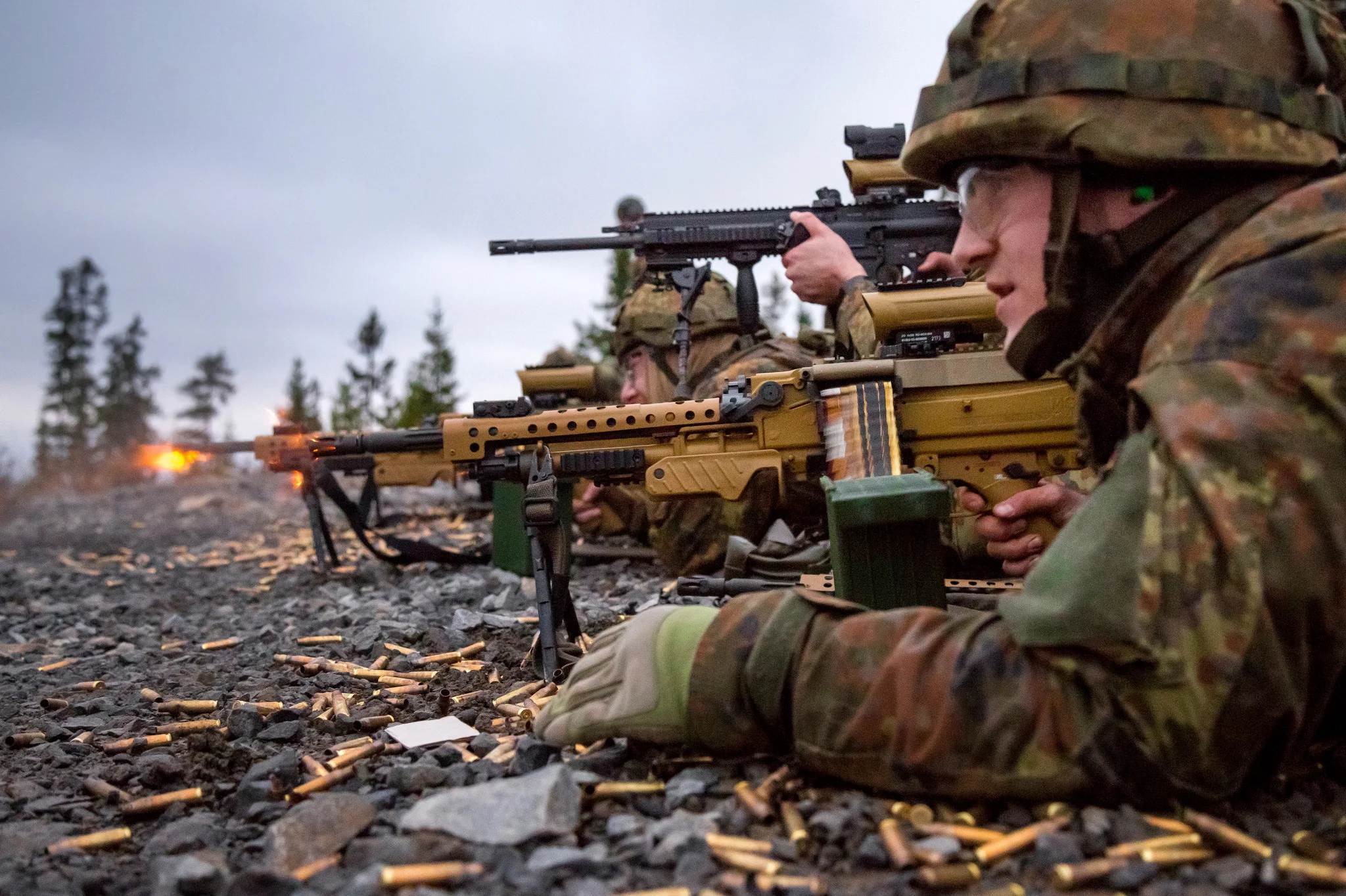 德军机枪从mg3到mg5的发展你还觉得mg42的1200发每分钟很优秀