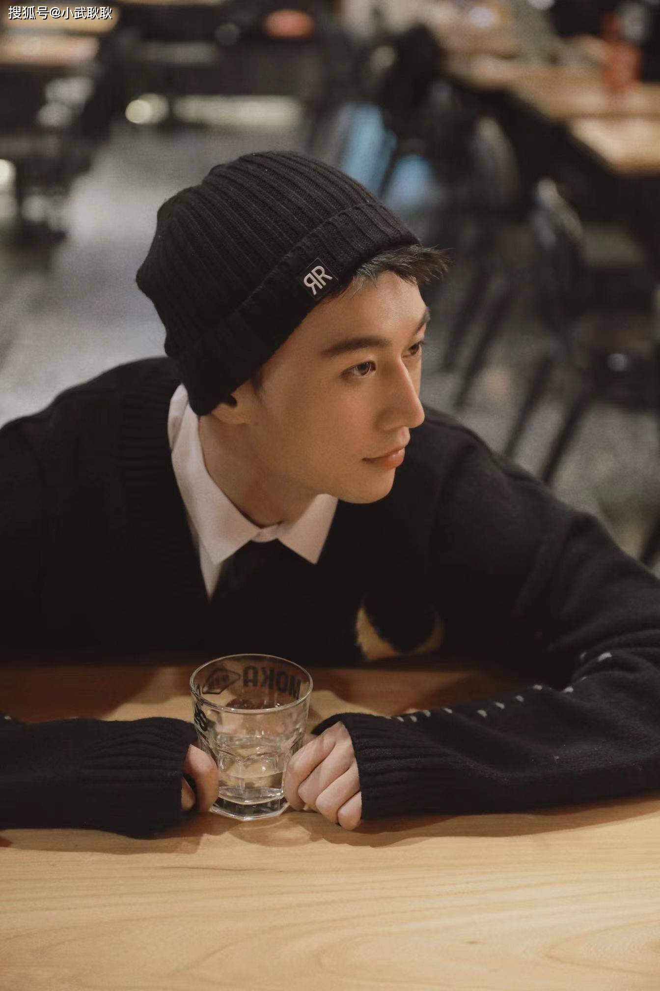 金贤正拜托了别宠我第二季热播腹黑冷萌皇帝柠檬精附体再引爆笑