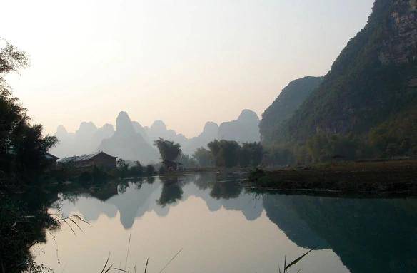 广西版小桂林，距县城仅53公里，藏着山水美景，还是一处4A级景区