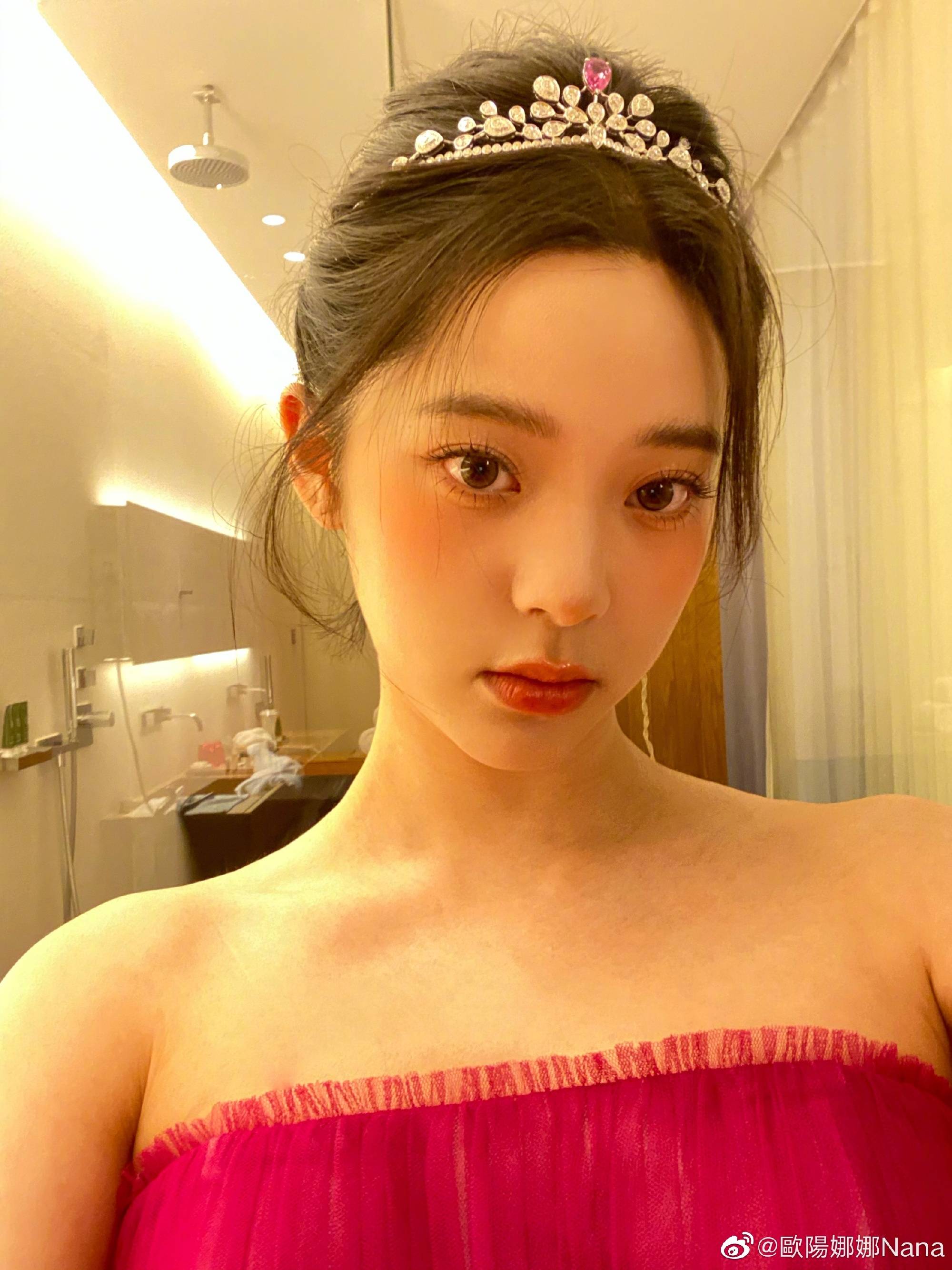 产品欧阳娜娜同款新年乖乖女妆，学会了你就是长辈眼里最美的那个|CB彩妆