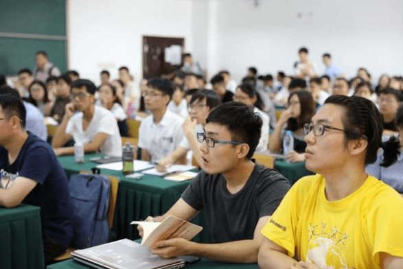 如何在大学赚新生的钱 494d58b0dce34e74b234ce98a897f112.png