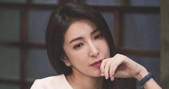 魅力女人杨谨华6次错失金钟曾与朱孝天闪分今婚姻很美满