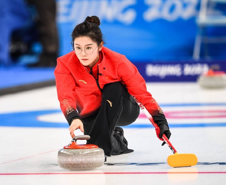 原创中国冰壶出美女范苏圆美出圈丈夫却抱怨我200天没见过她了