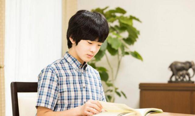 半月转秋筱宫家的新年烦恼 大女儿不回家 二女儿愁嫁 儿子择校又被骂快乐男声现场直播 今日快讯网 半月转秋筱宫家的新年烦恼 大女儿不回家 二女儿愁嫁 儿子择校又被骂快乐男声现场直播 今日快讯网