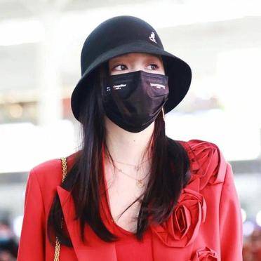 好身材 小个子女生的牛仔裤穿搭 休闲又优雅温柔