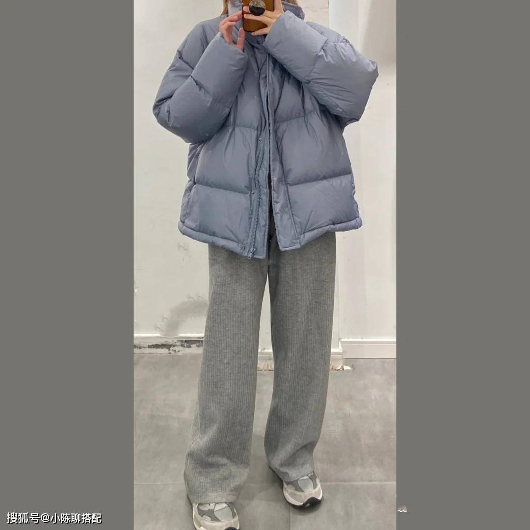 荧光 无论是哪个年龄段的女性,穿羽绒服都尽量少碰的色彩雷区