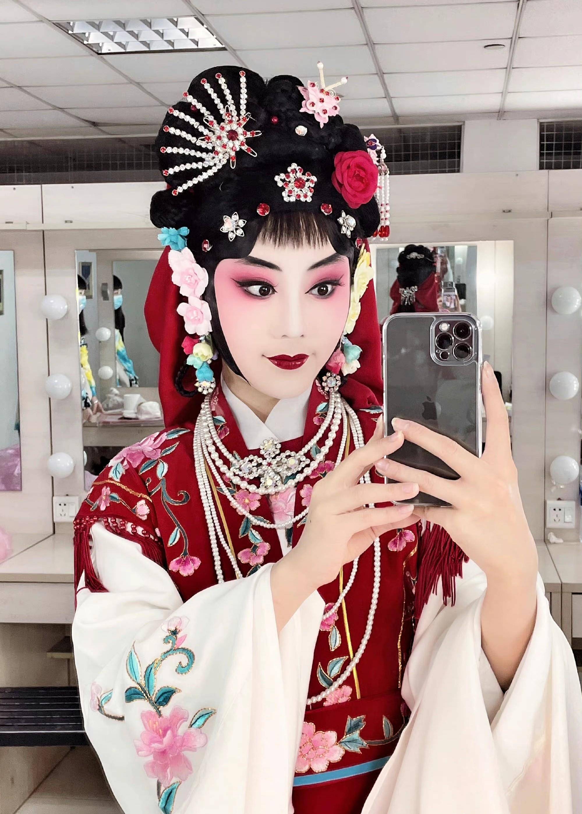 王梦婷事件持续发酵,郭德纲首次公开回应:大年初五,捏小人的嘴_同行