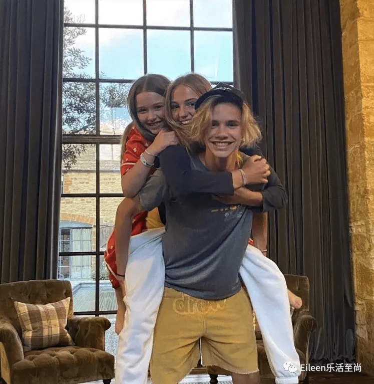 女儿这资源都捧不动？顶流家庭的二代现在什么样？