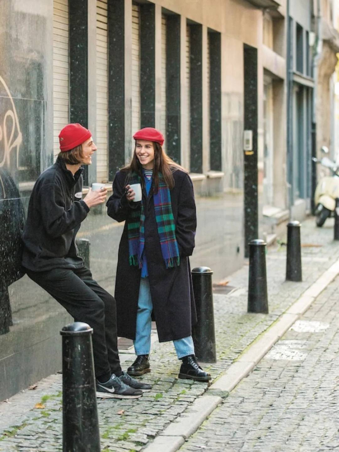 黑色 巴黎“素人”才是真会穿，冬季街头随意一个镜头，都超级随性优雅