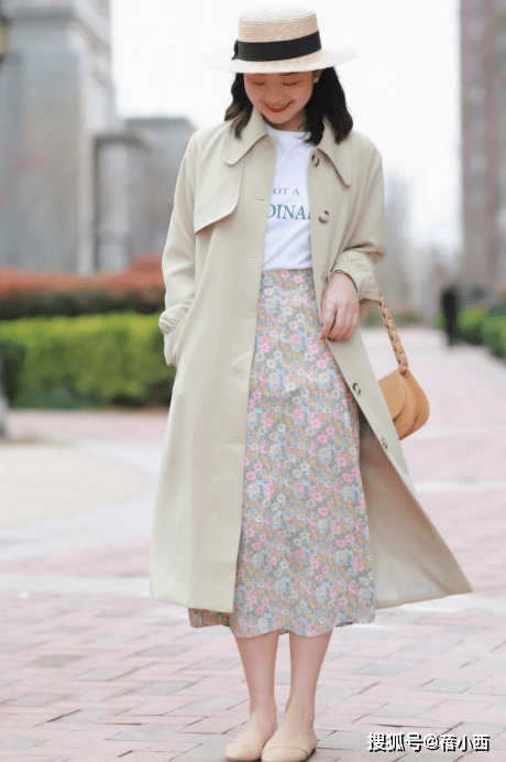 粉色 入春穿衣别太随意,试试今年最火的风衣,搭配裤子和裙子都美极了