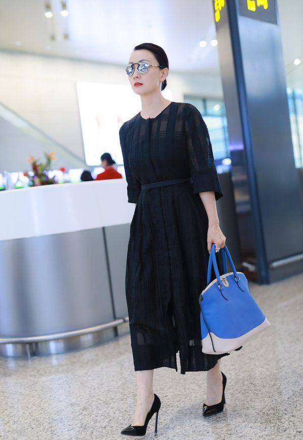 陶虹 当43岁马伊琍和47岁陶虹同穿黑裙,终于见识了最高级的气质美