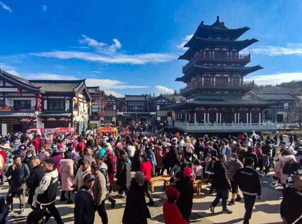 小镇|春节期间，伟光汇通西南各文旅小镇活动精彩纷呈，市民游客体验别样假期